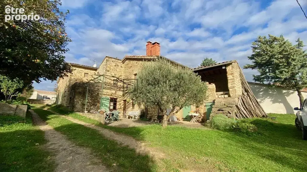 Authentique, maison en pierre avec gîte indépendant - photo 3