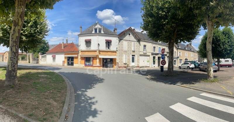 Commerce à BONNEUIL-MATOURS