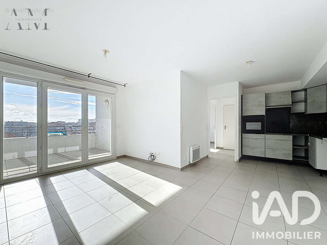 Appartement 56 m² à Marseille-8e  - photo 2