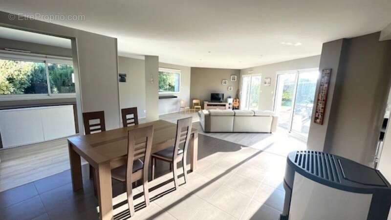 Maison à MUR-DE-BRETAGNE