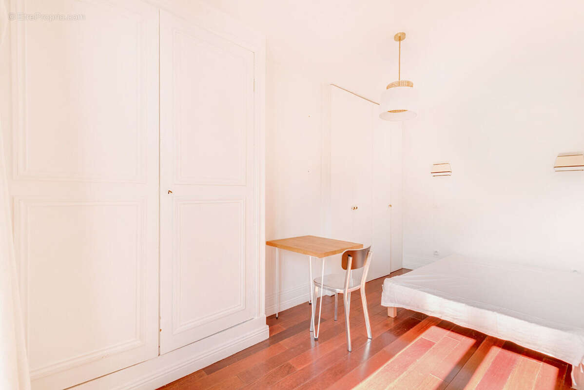 Appartement à PARIS-10E