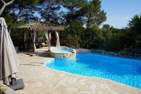Maison à ROQUEFORT-LES-PINS