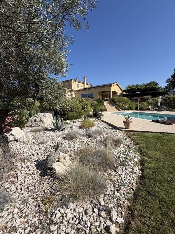 Maison 184 m² à Chomerac  - photo 8