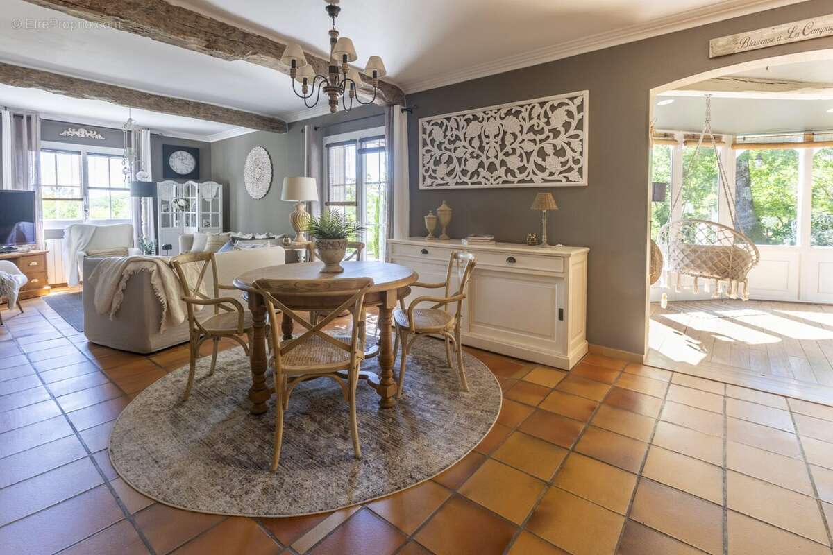 Maison à VIVIERS-LES-MONTAGNES