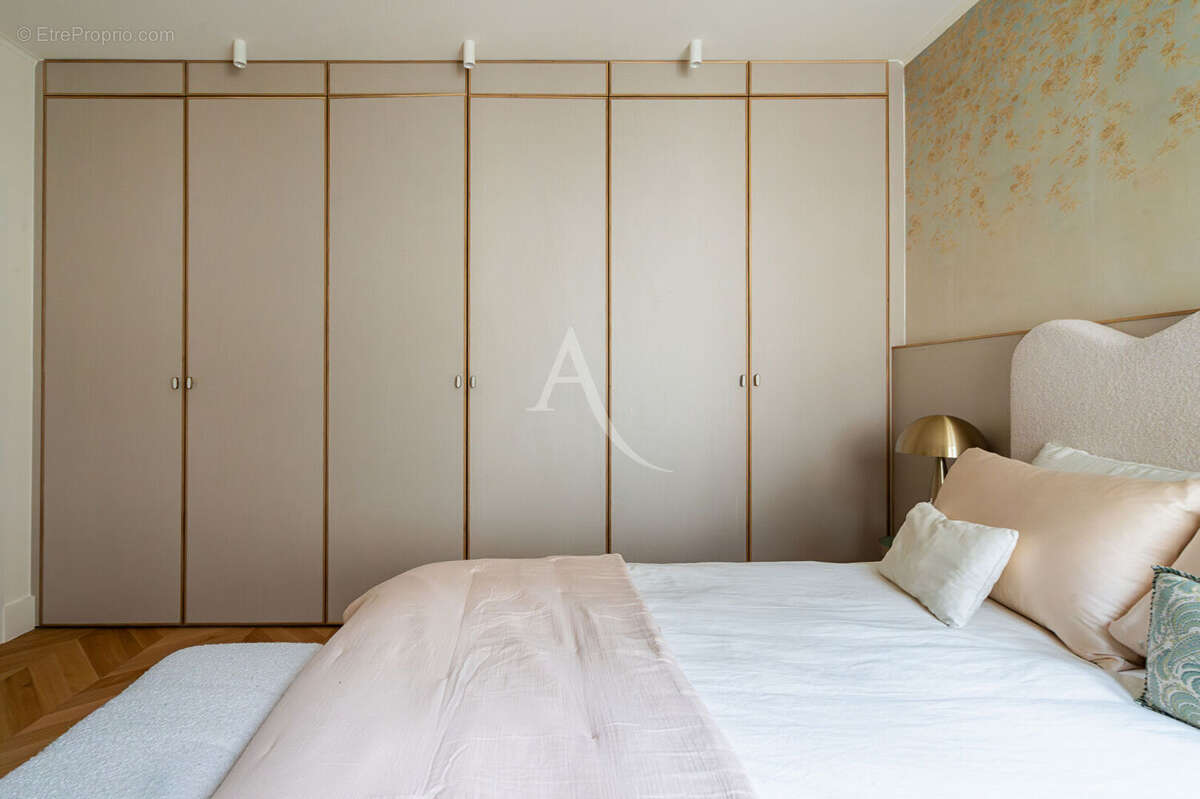 Appartement à PARIS-7E