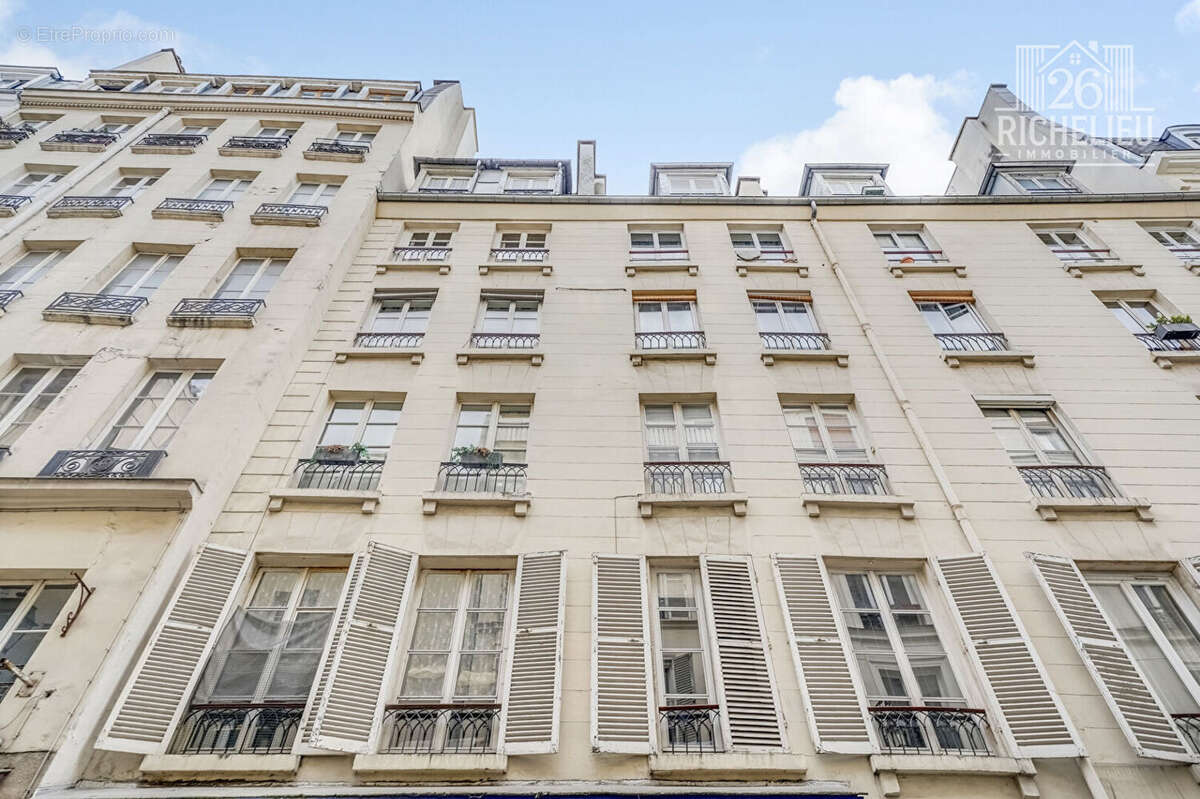 Appartement à PARIS-2E