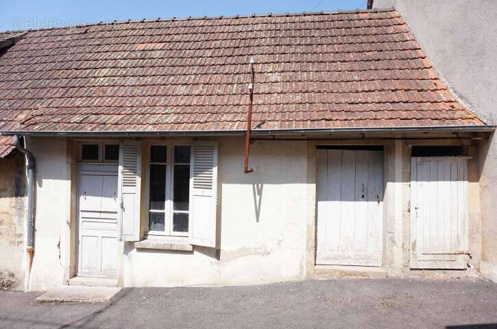 Maison à SAINT-HONORE-LES-BAINS