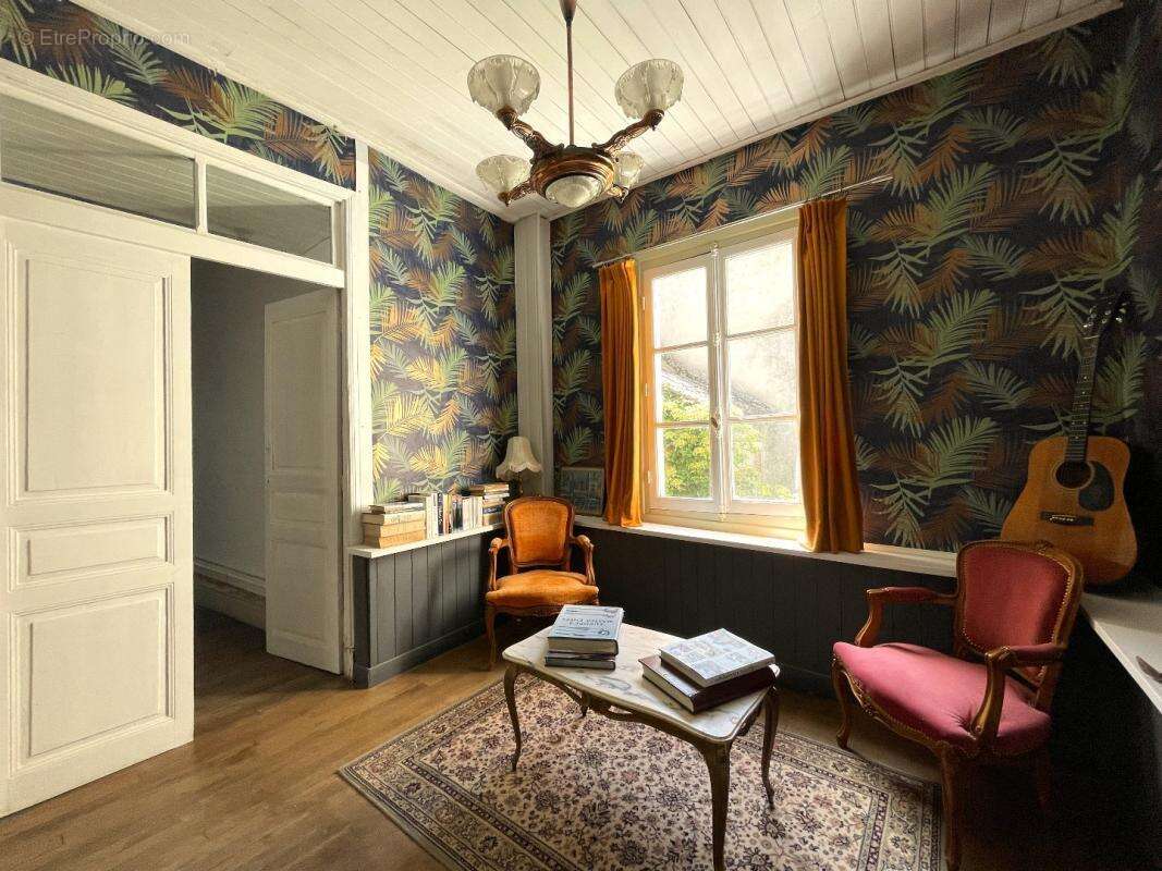 Maison à MUR-DE-BARREZ