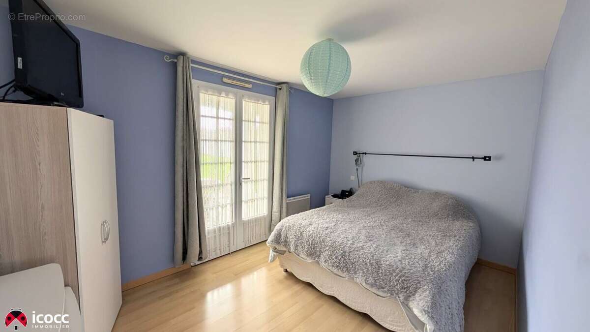 Maison à CHAMPAGNE-LES-MARAIS