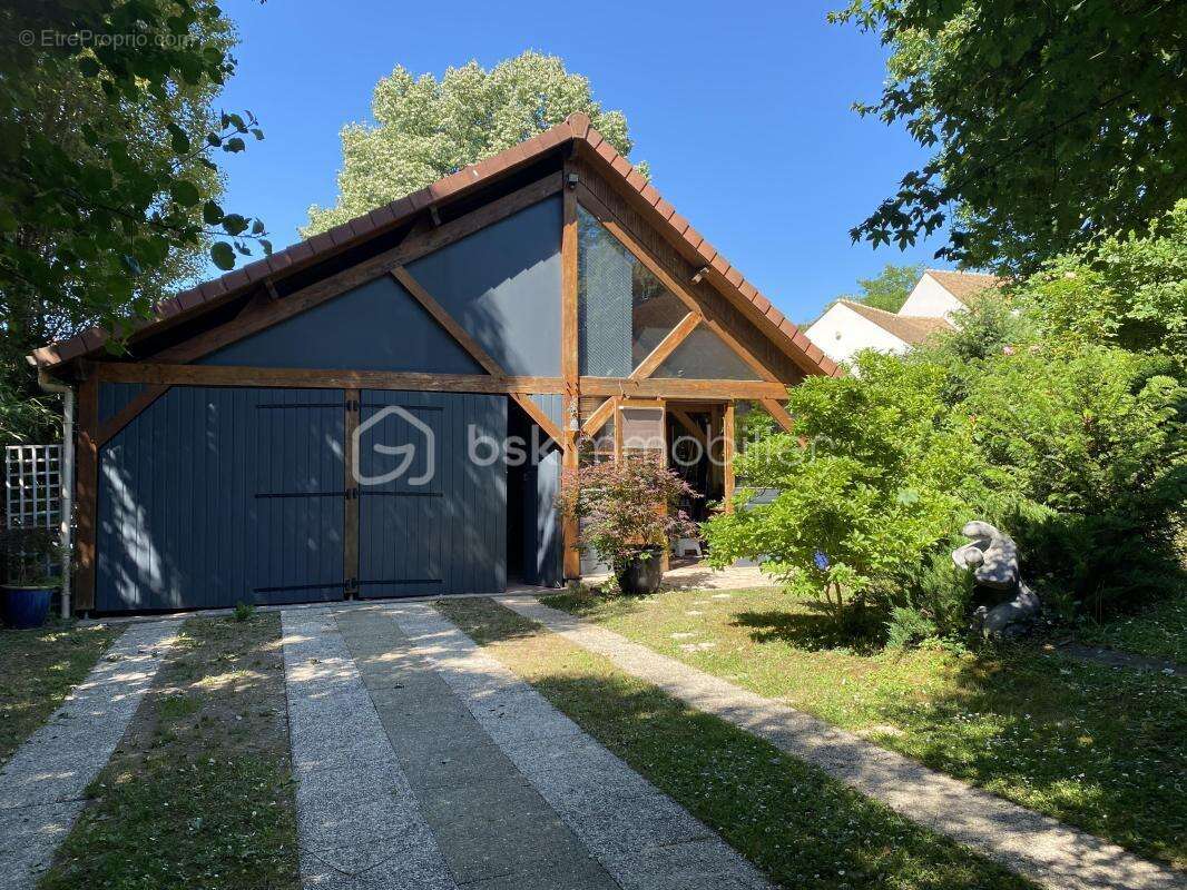 Maison à SAINTRY-SUR-SEINE