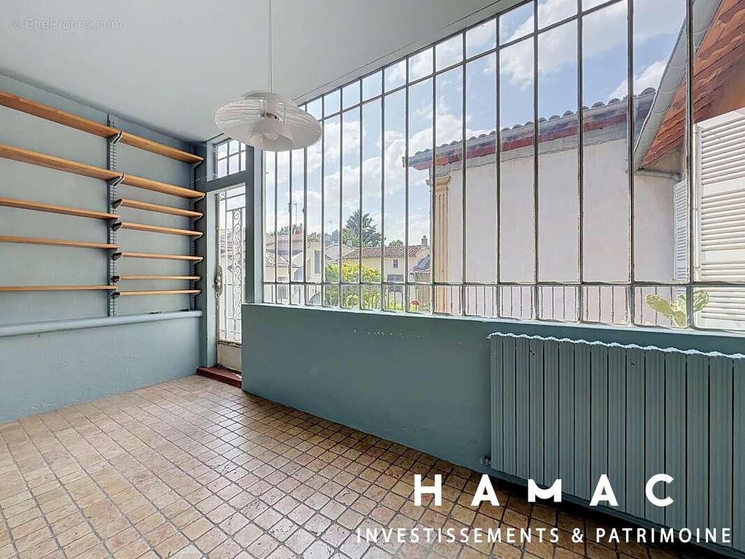 Maison de 260m2 - 1000m2 de terrain - Stationnement - photo 12