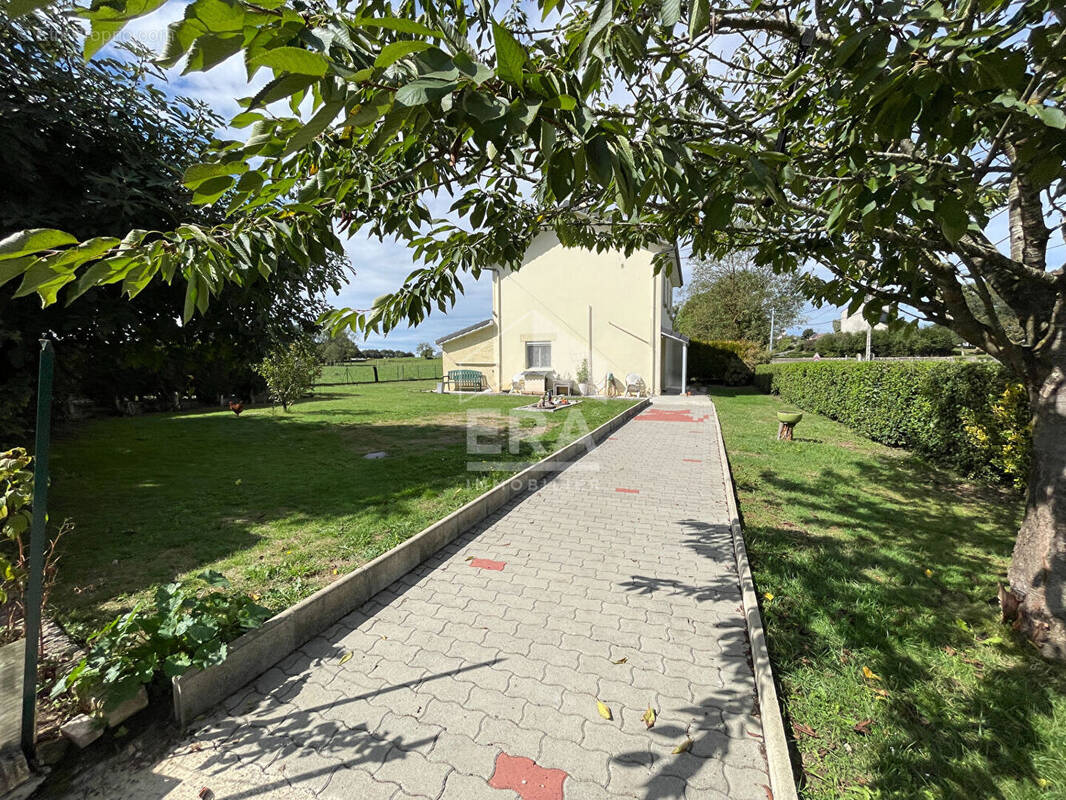 Maison à SERON