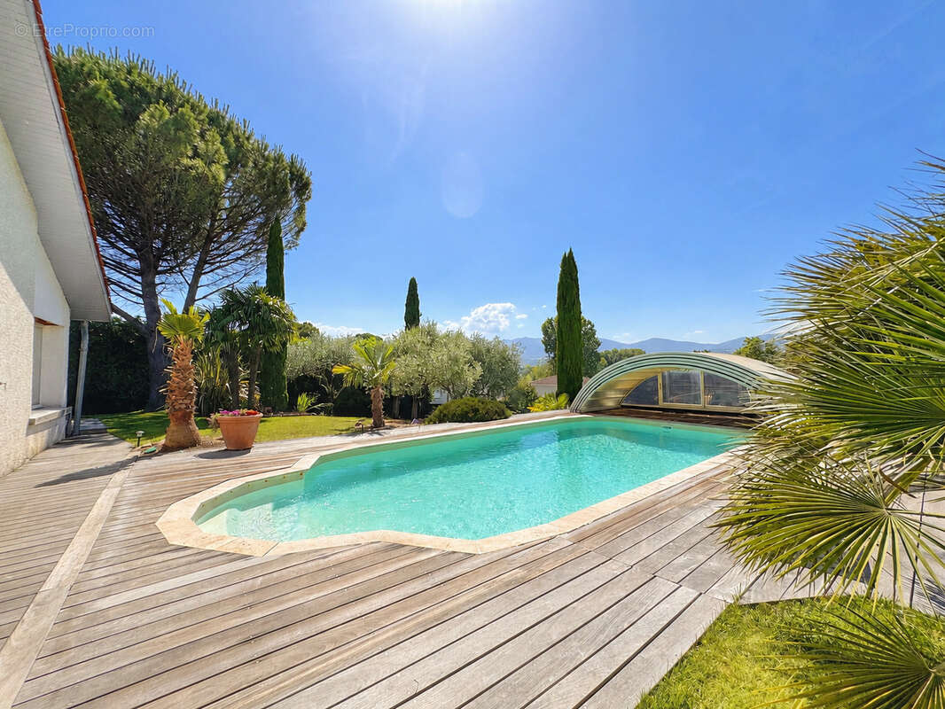 Villa plain pied 160m2 - Piscine - Terrain arboré de 1045m2 - photo 5
