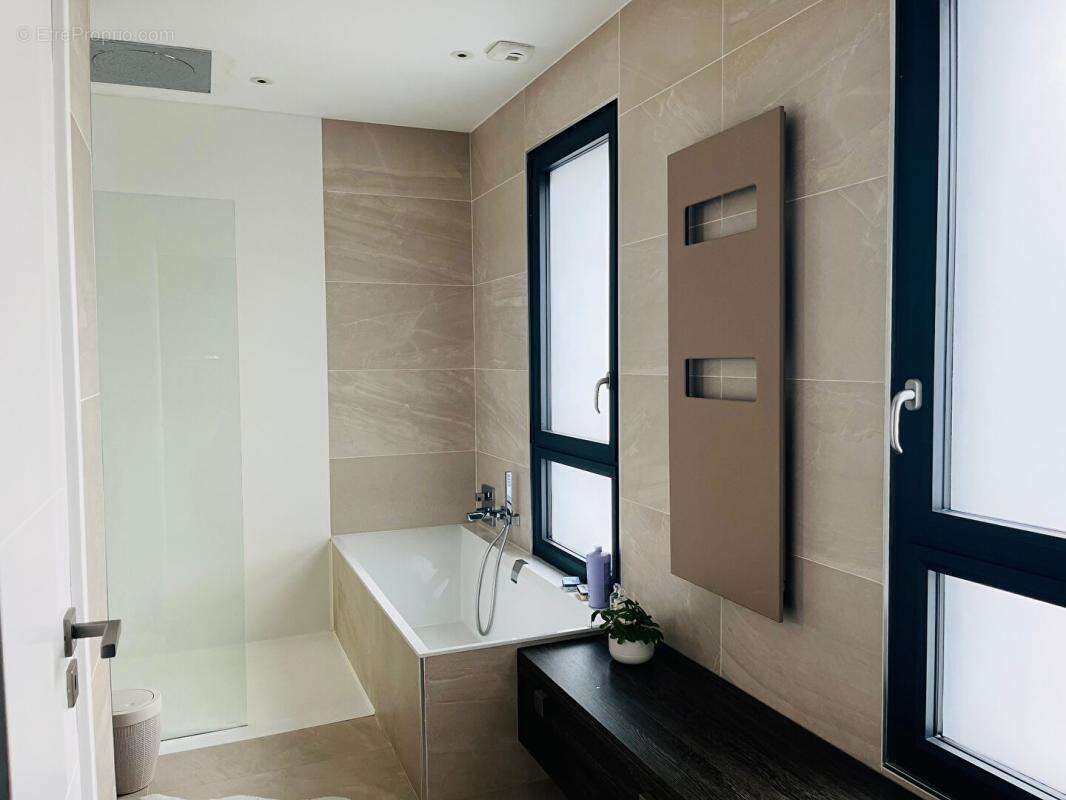 Villa contemporaine à Balma 210 m2, avec piscine et jacuzzi - photo 13
