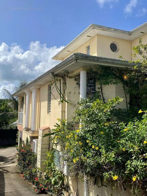 Appartement à LES TROIS-ILETS