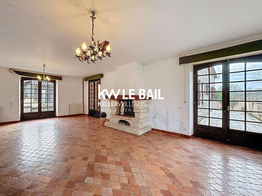 Maison 135 m² à Montaigu-De-Quercy  - photo 4