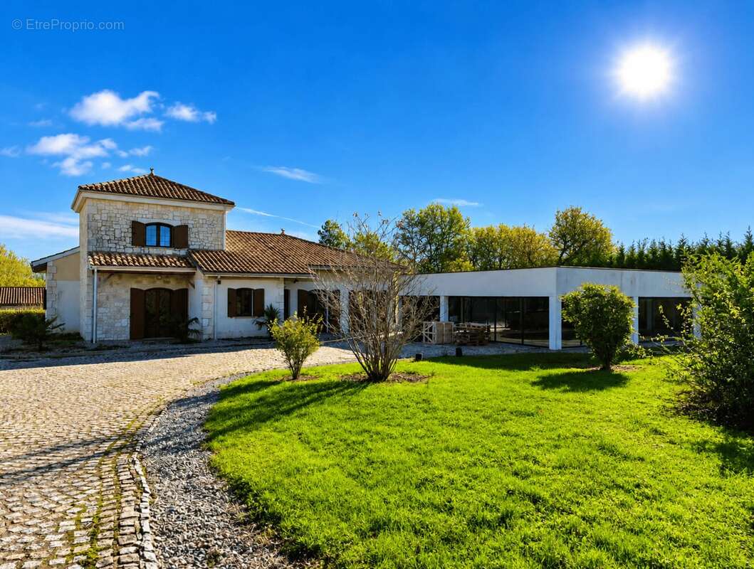 Maison à CASTILLONNES