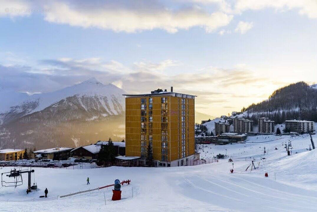 INVESTISSEMENT LOCATIF  ORCIERES  Résidence Belambra Clubs Le Roc Blanc*** - 7,58% de rentabilité - photo 1