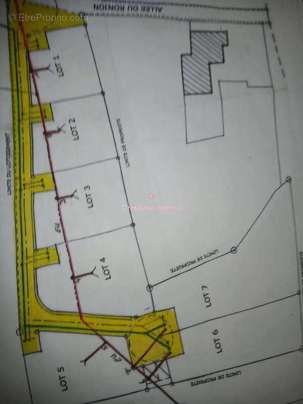 Terrain à SAINT-CYR-SUR-MENTHON