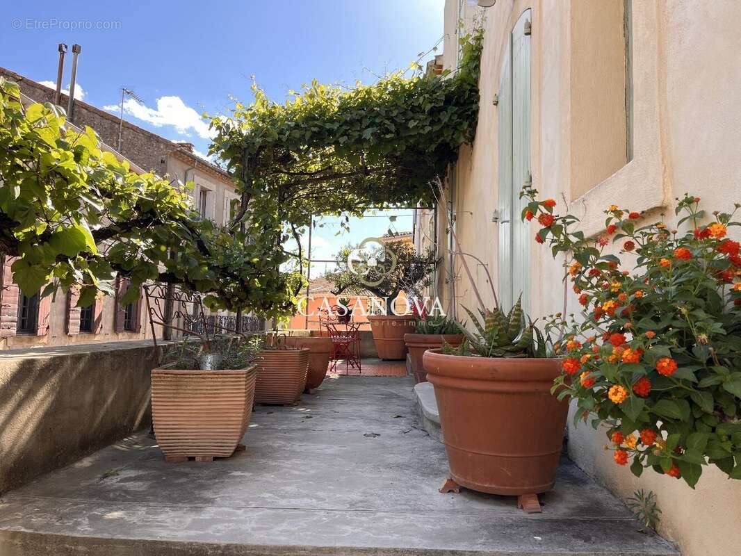 10 min BEZIERS Maison XVIIIe rénovée avec terrasses et garage - photo 9