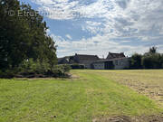 Terrain à LA CHAPELLE-LA-REINE