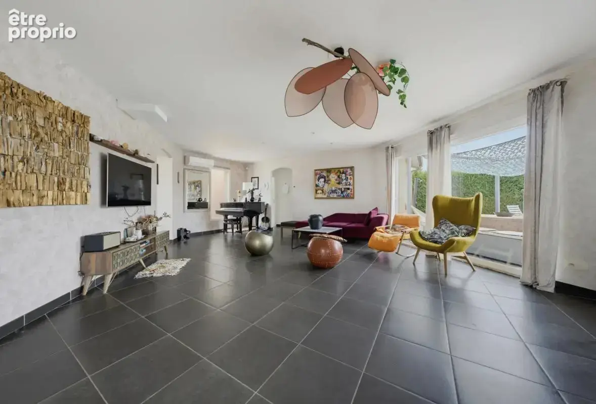 Maison de 4 pièces de 124 m² à Teuillac - photo 2