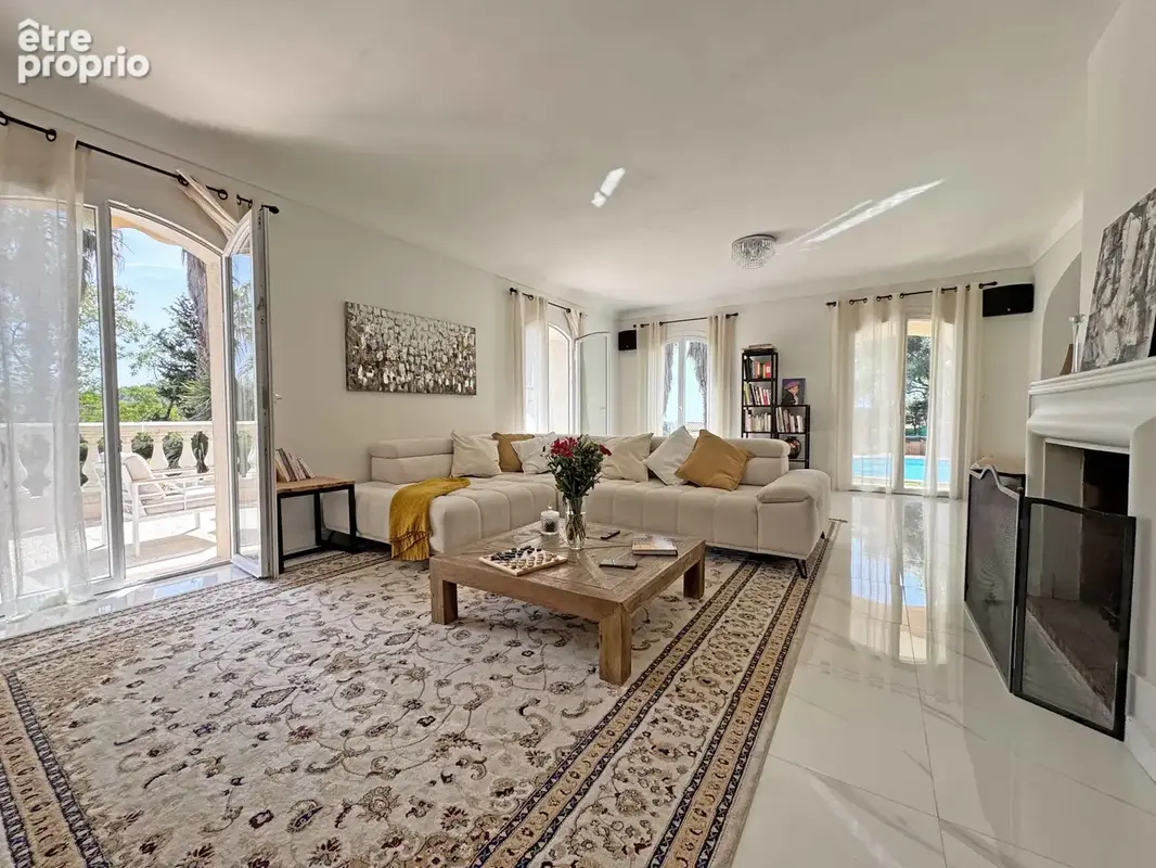 Villa de 222 m2 située au calme avec vue dégagée jusqu'à la mer - photo 6