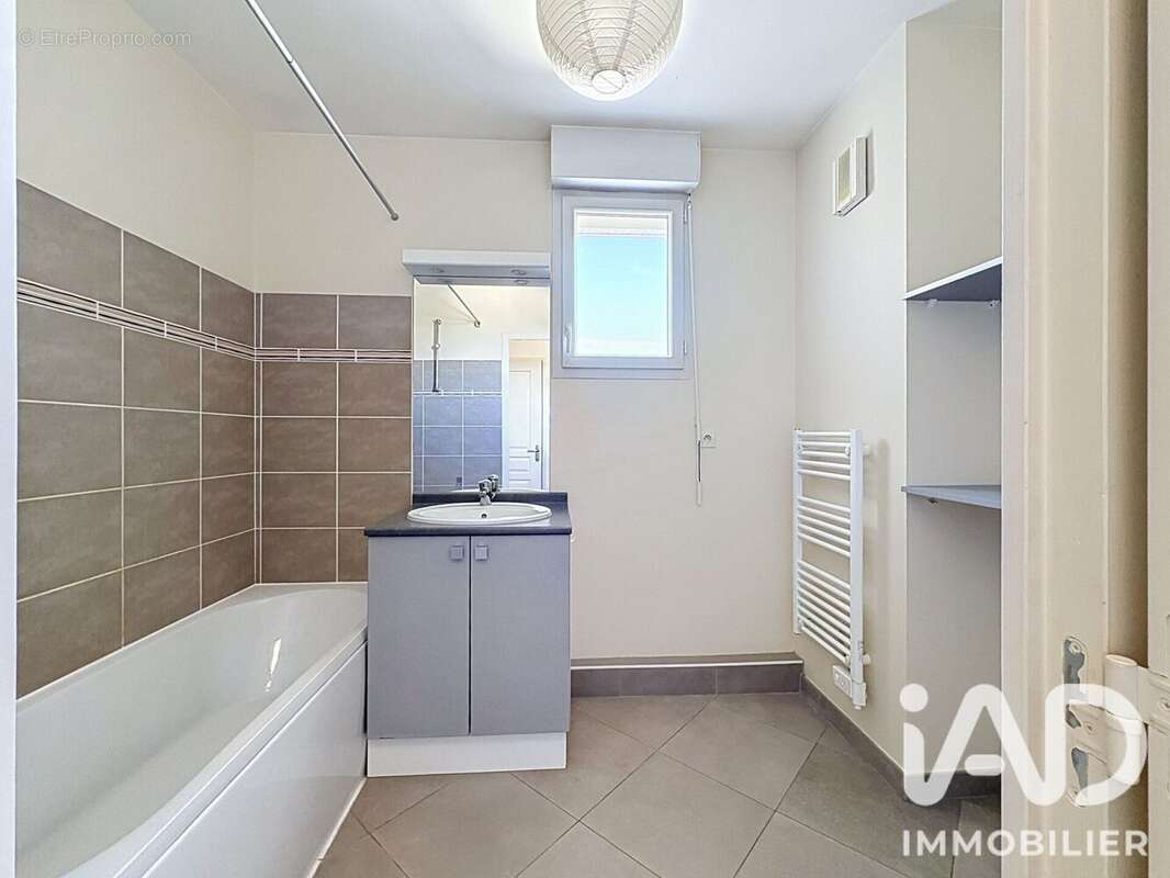 Photo 6 - Appartement à AVRILLE