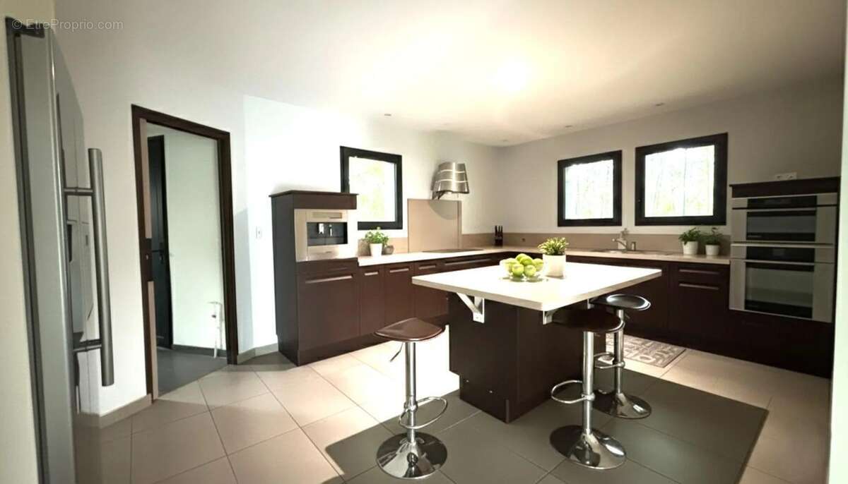 Maison à SAINT-LYPHARD