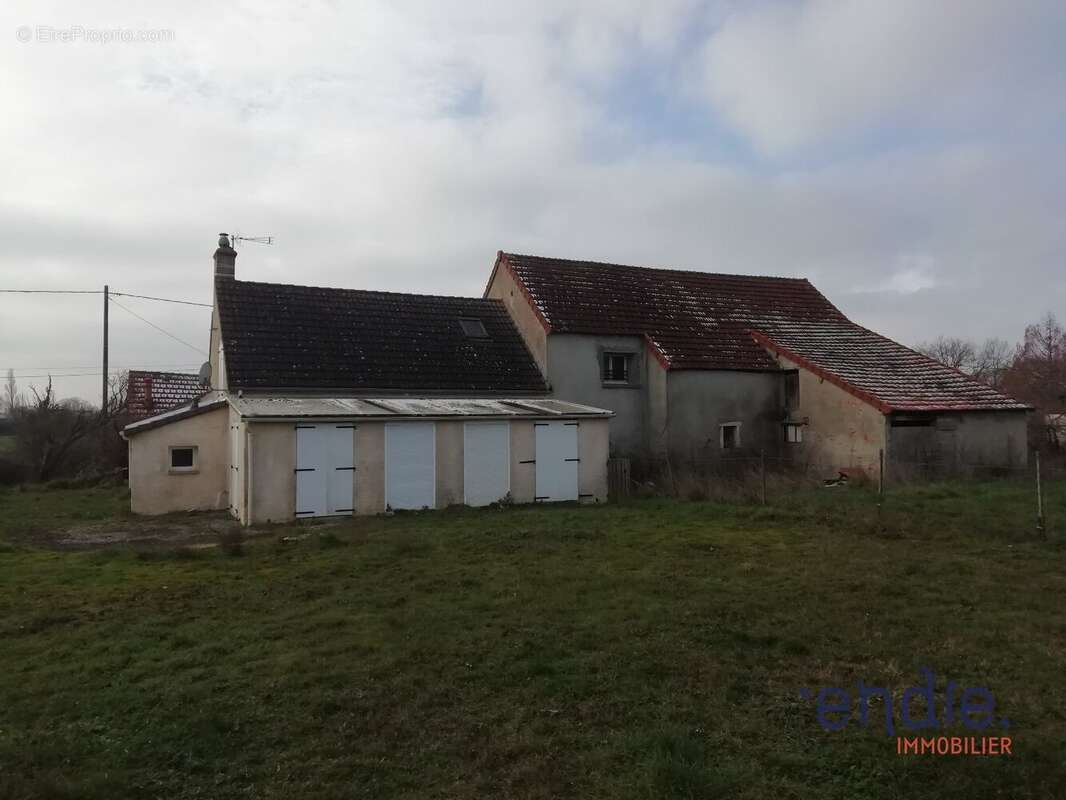 Maison à MORNAY-SUR-ALLIER