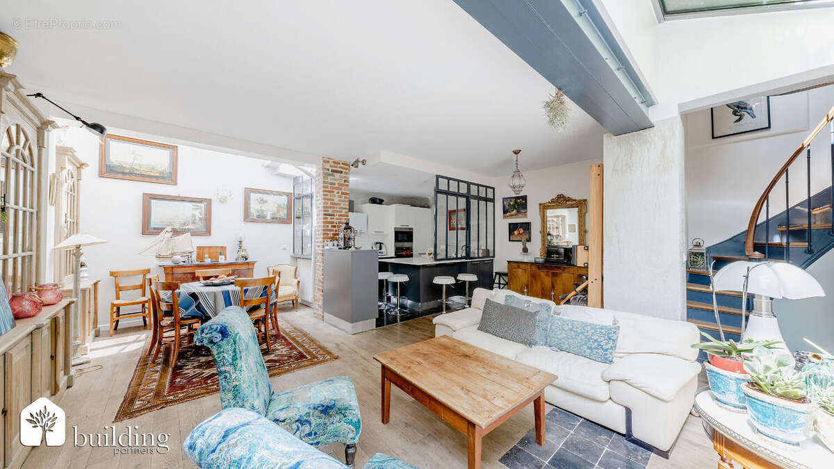 Maison à LEVALLOIS-PERRET