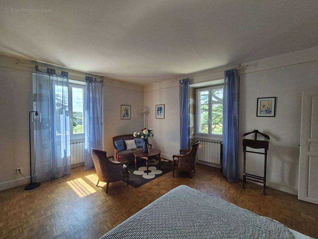 Maison à SAINT-JEAN-LE-COMTAL