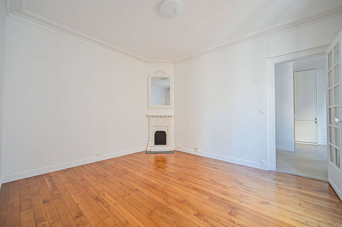 Appartement à PARIS-14E