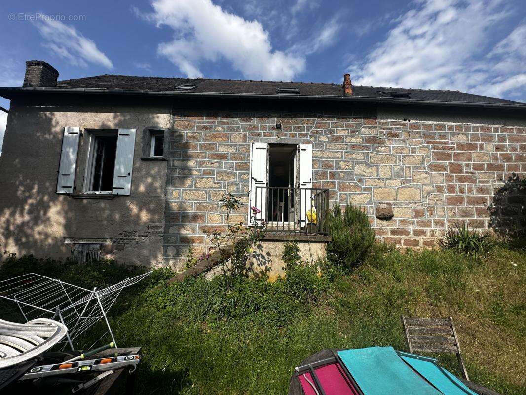 Maison à OBJAT