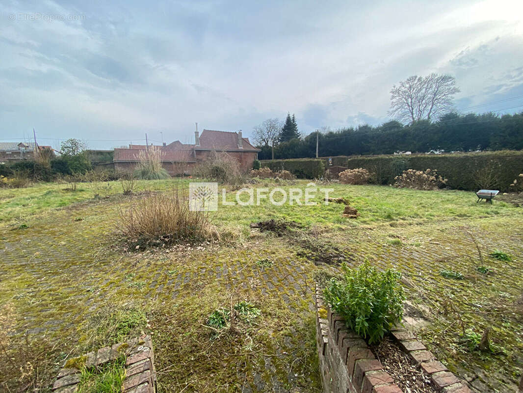 Maison à BEAURAINVILLE