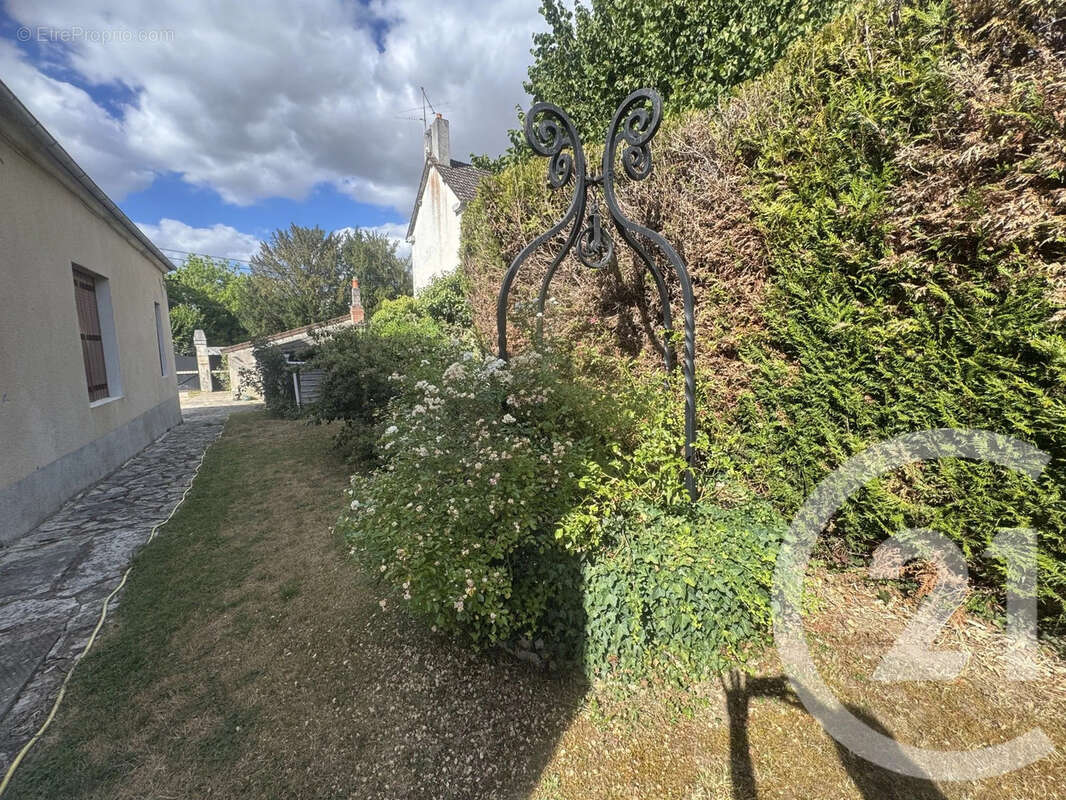 Maison à LUCY-SUR-YONNE
