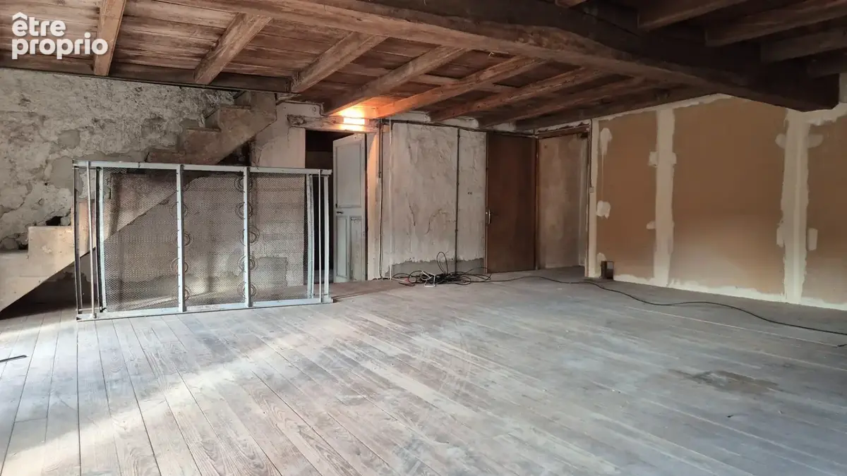 Corps de Ferme à rénover de 500 m2, proche commerces, beaucoup de dépendances - photo 6