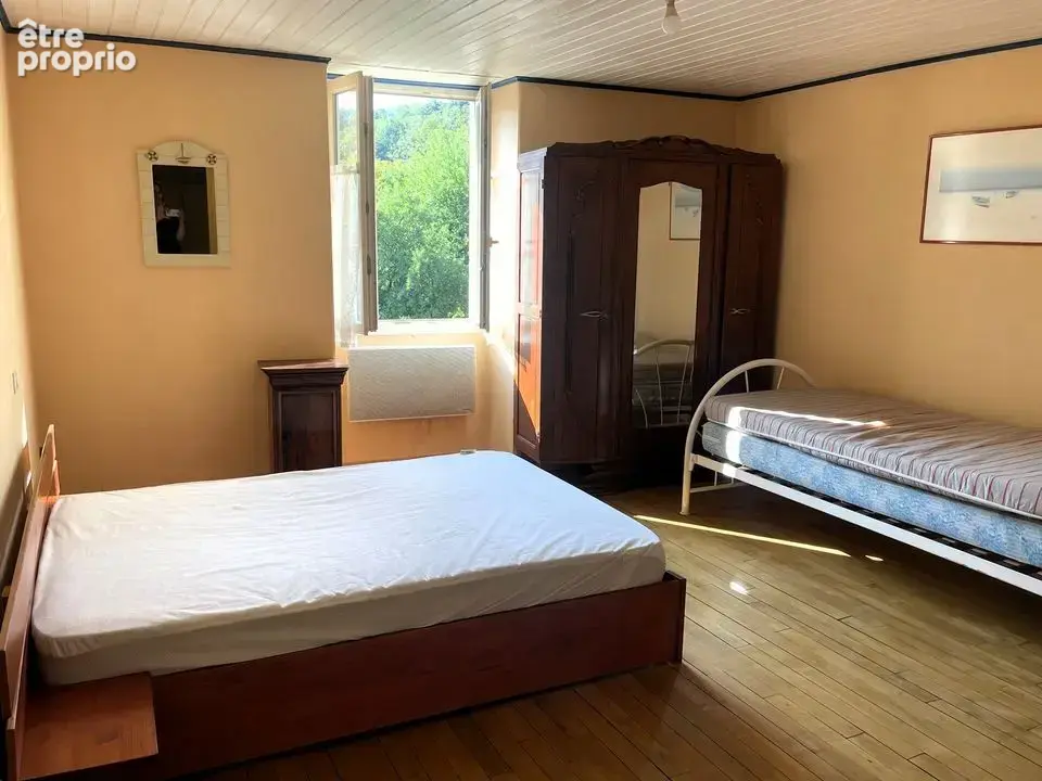 Maison rénovée avec garages et cour au calme à Baissey - photo 6
