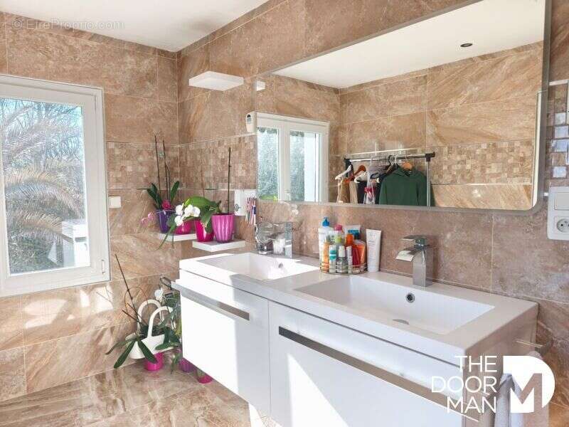 Maison à BRUGUIERES