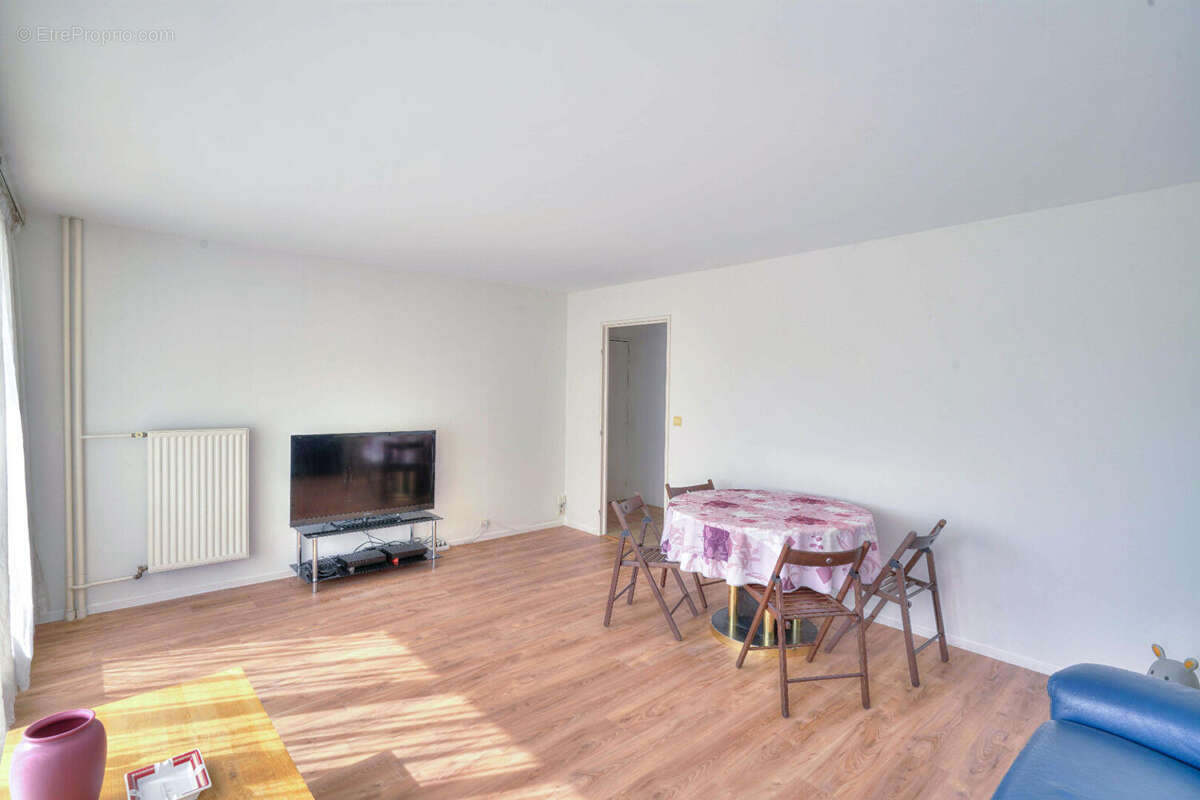 Appartement à NANTERRE