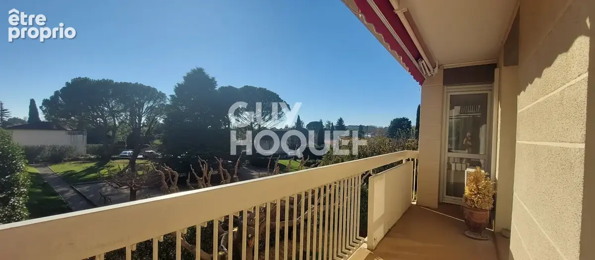 Carpentras - Appartement de 85 m² de type 3 - 2 chambres - Balcon + Place de stationnement + Cave - photo 1