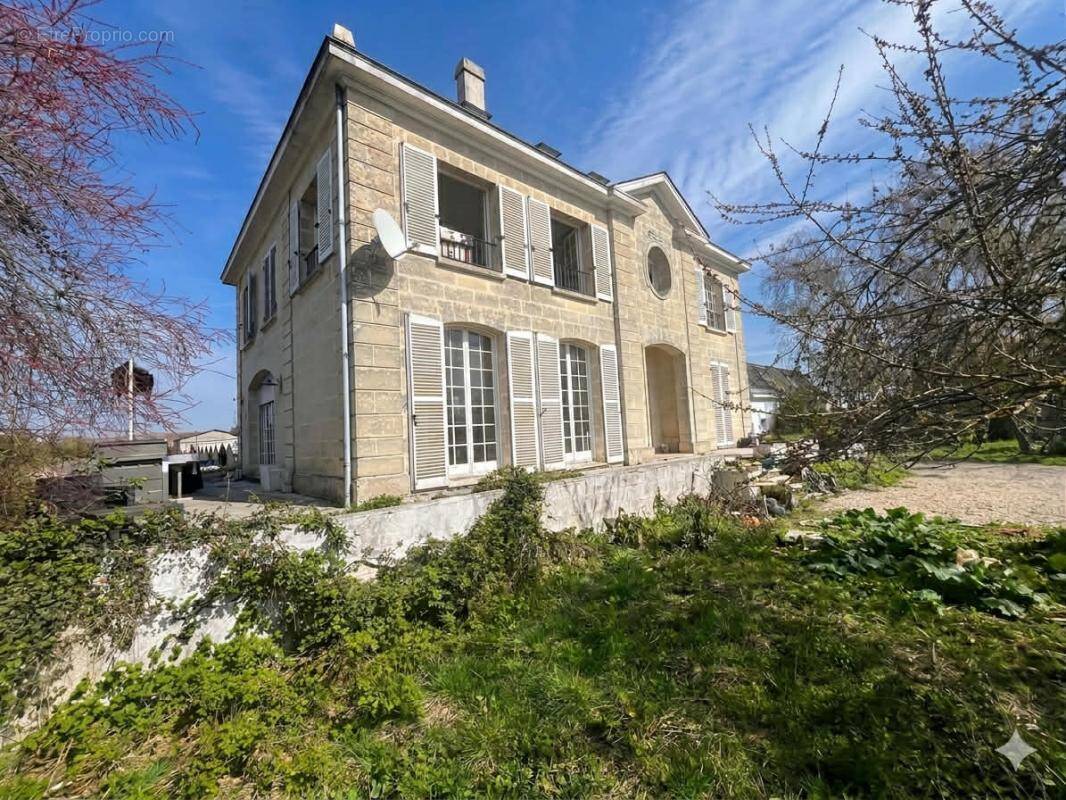 Maison à MAROLLES-EN-HUREPOIX