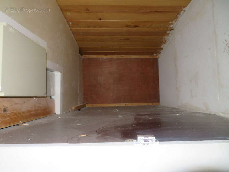 Appartement à LE CHAFFAUT-SAINT-JURSON