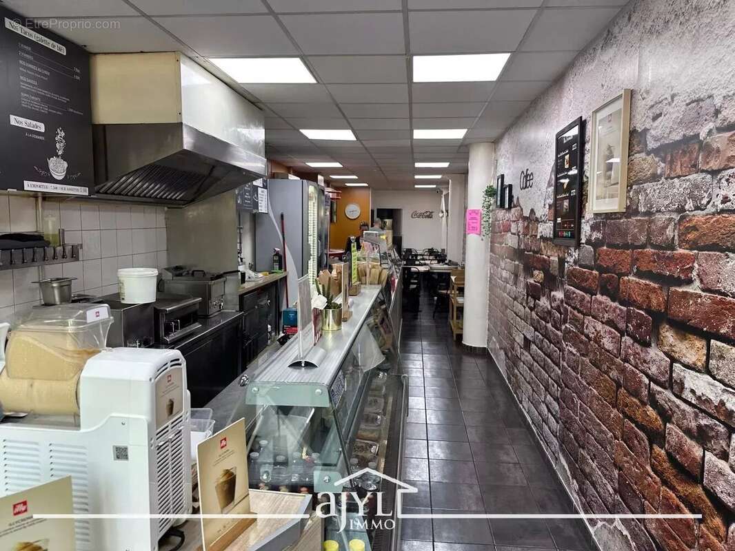 Commerce à MARSEILLE-8E