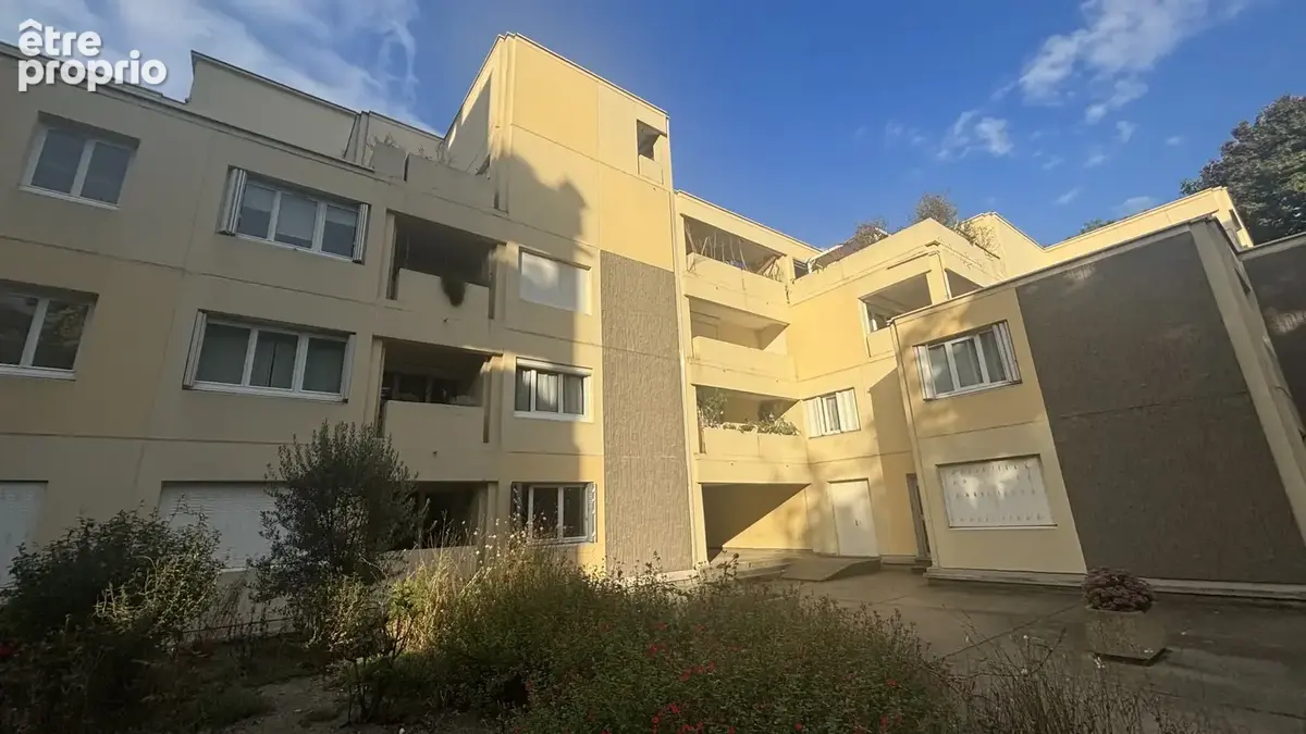 Grand F2 avec balcon et parking - photo 5