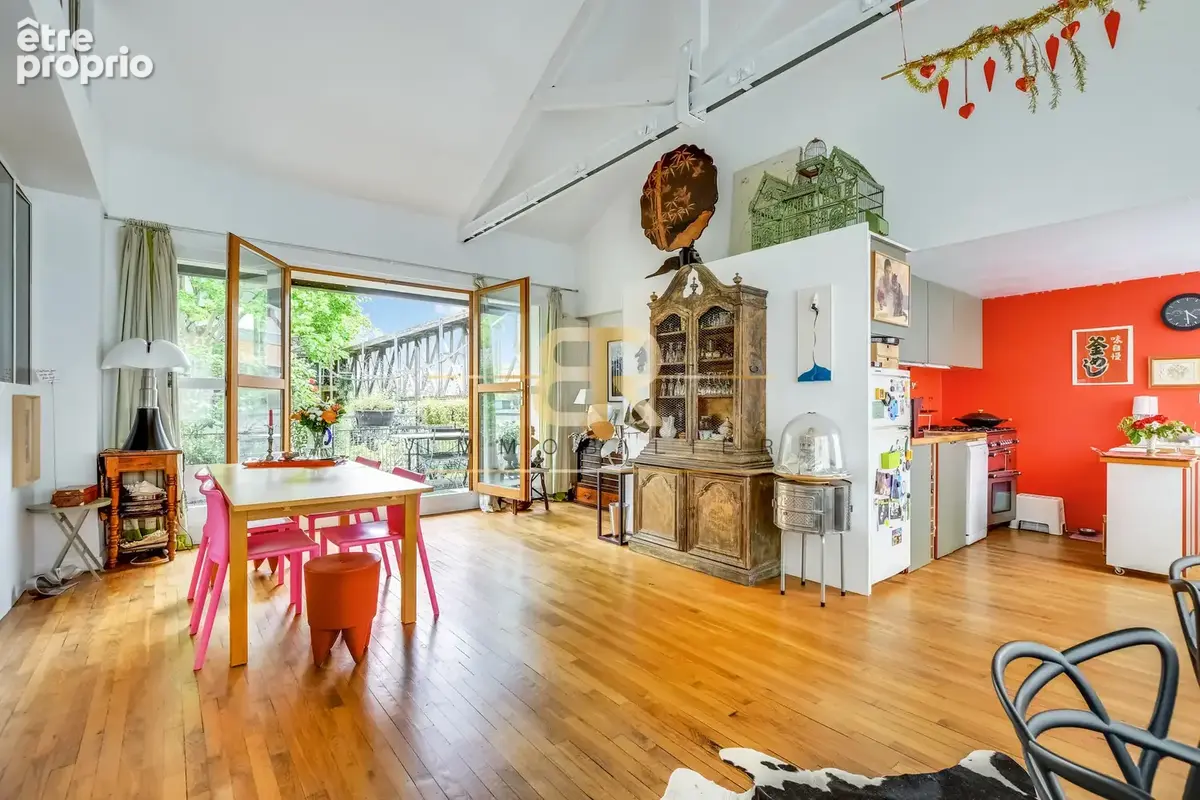 Maison/loft sur trois niveaux (170m2), calme, lumineuse, dans un cadre verdoyant - photo 1