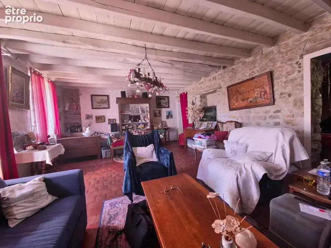 Maison de village de caractère de 173 m², 5 chambres à Champvert - photo 4