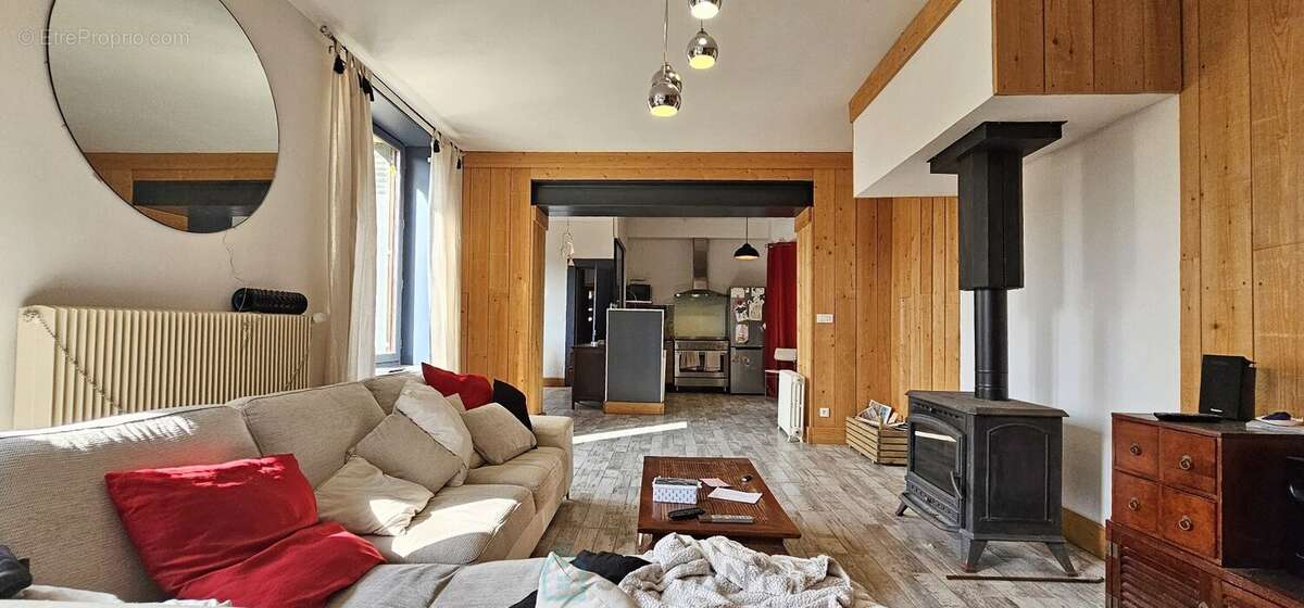 Maison à CARSAC-AILLAC