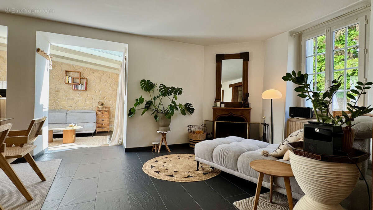 Maison à SAINT-NOM-LA-BRETECHE