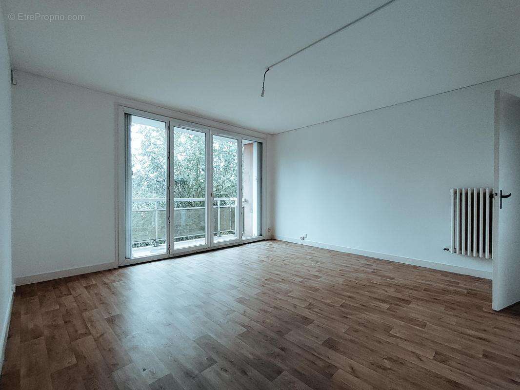 Appartement à LAMORLAYE